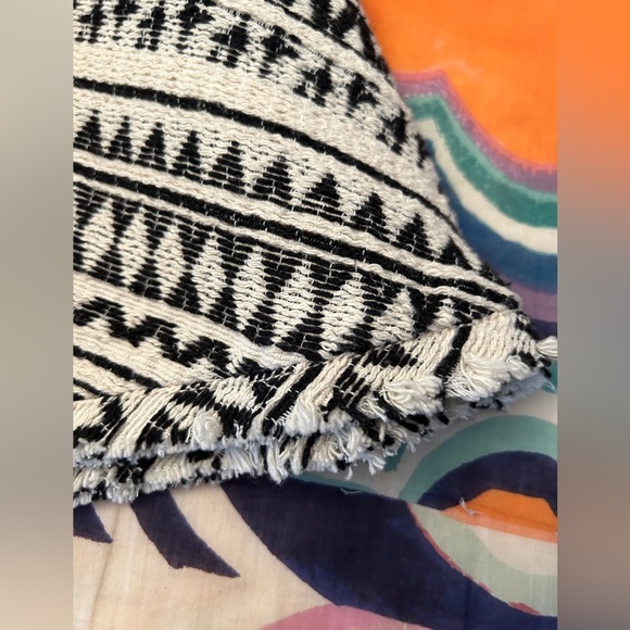 Banana Republic Jaquard Frayed Hem Dress (black and cream) Size 6 - Picture 3 of 7